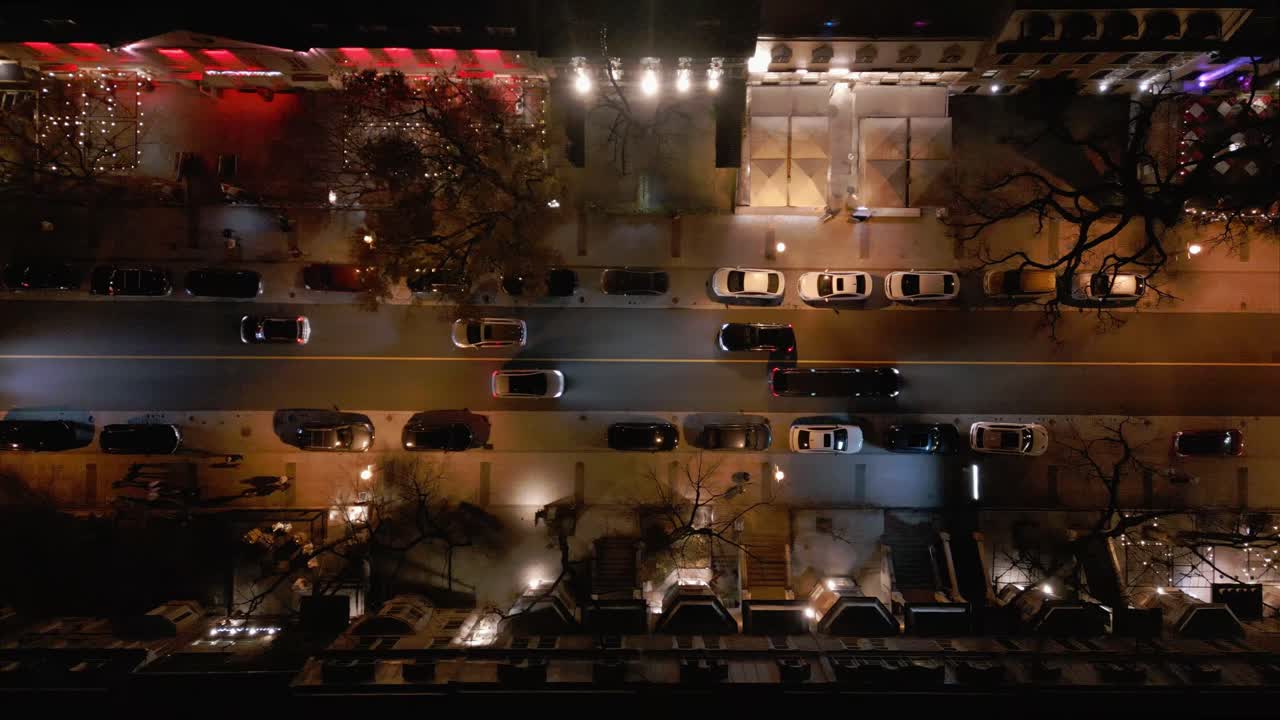 드론 샷, 위에서 아래로 거리를 따라