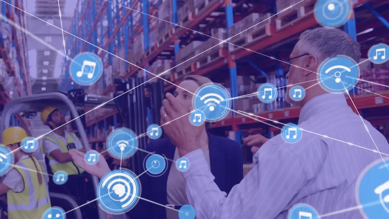 red de iconos digitales contra los supervisores caucásicos masculinos y femeninos discutiendo en el almacén