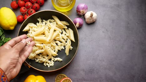 cocinar pasta con verduras