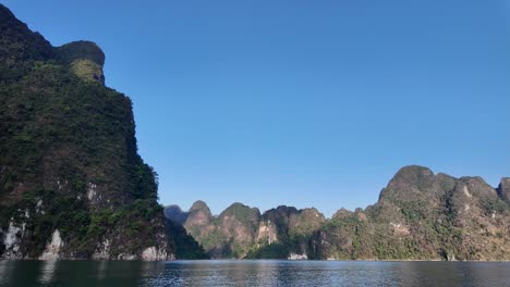 태국 수라트타니 (surat thani) 의 카오소크 국립공원 (khao sok national park) 의 타임스 및 파노라마 뷰