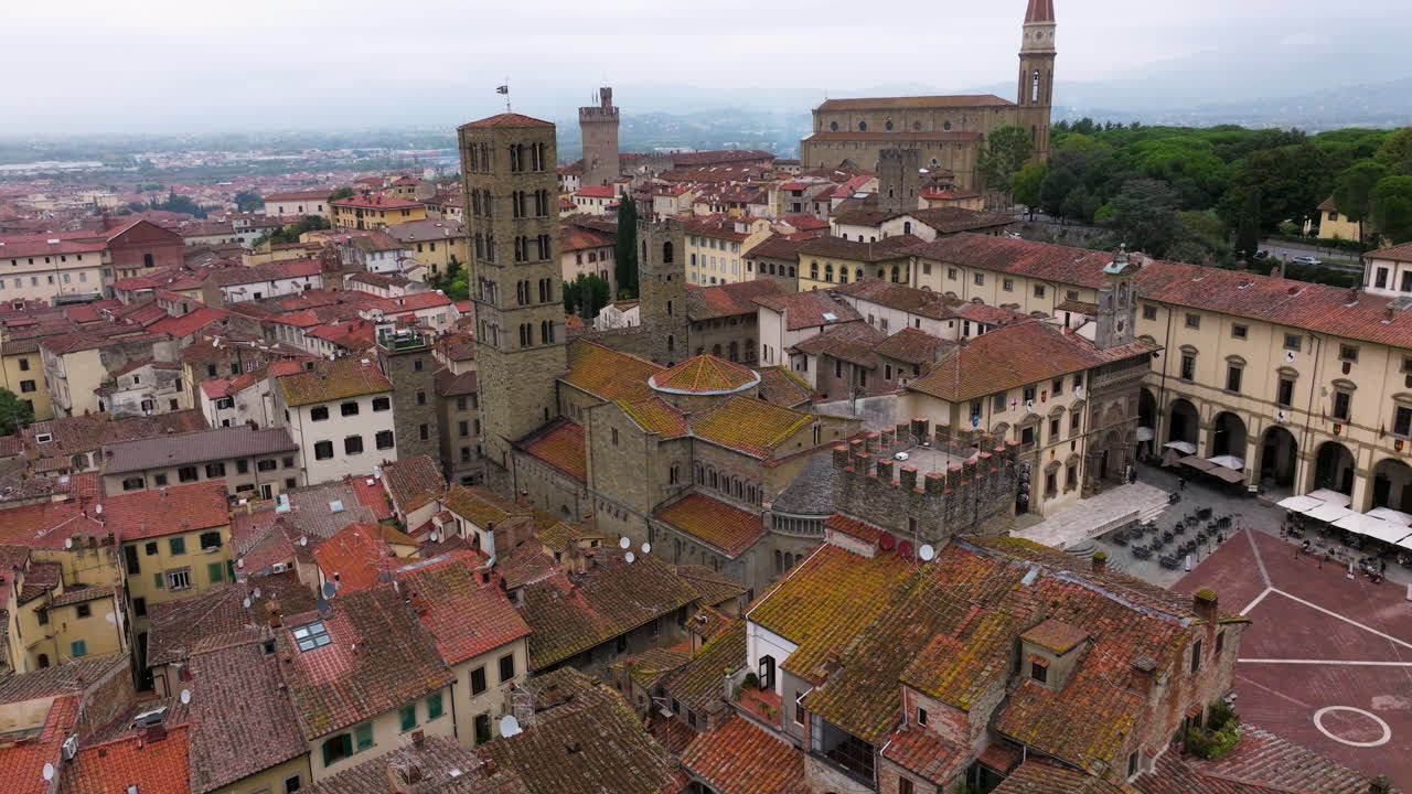 이탈리아 토스카나 아레초에 있는 산타 마리아 델라 피에베 가톨릭 교회