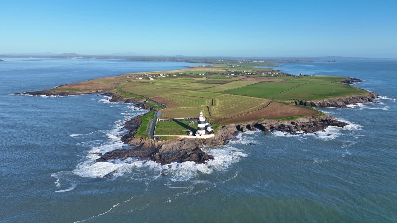 Storslagna platser i Irland: Hook Peninsula med Hook Lighthouse är en populär turistdestination året runt