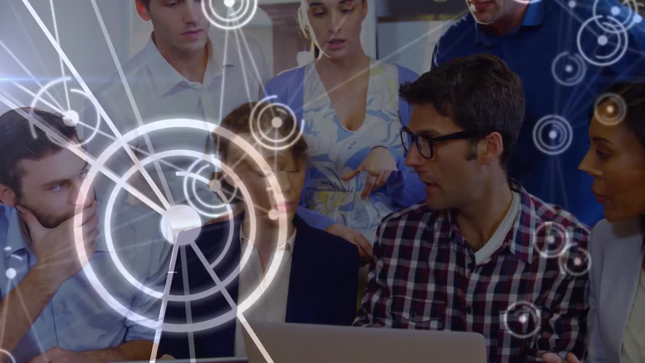 animación de conexiones entre diversas compañeras y compañeros de trabajo en la oficina