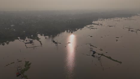 kerala viaje y turismo de fondo, hermosa escena del amanecer de kerala, el lago en kumbalangi, chellanam, ernakulam, el propio país de dios, lugares turísticos de kerala
