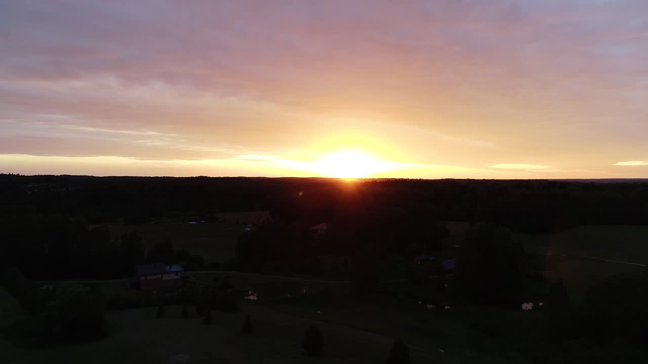 puesta de sol en la tarde antes de la noche