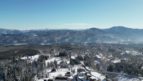 Vista-Aérea-De-La-Cordillera-Nevada-En-Niigata,-Japón