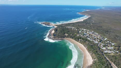 Aerial-Pullback-Reveal-Of-Spooky-Beach-Near-Angourie-Point-Beach-In-NSW,-Australia