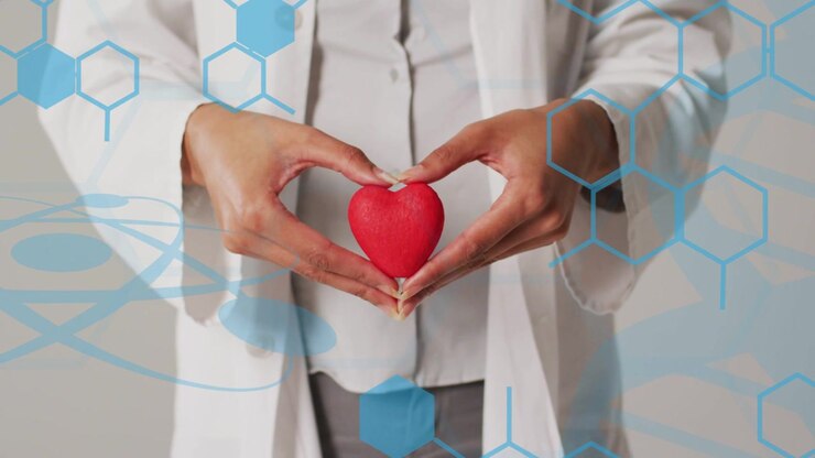 Médico presentando un corazón rojo, lo que provoca que iconos azules hexagonales o circulares se desplacen por el torso, mostrando datos cardíacos.