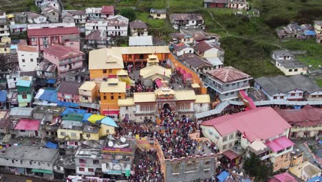 destino de peregrinación sagrada india, badrinath