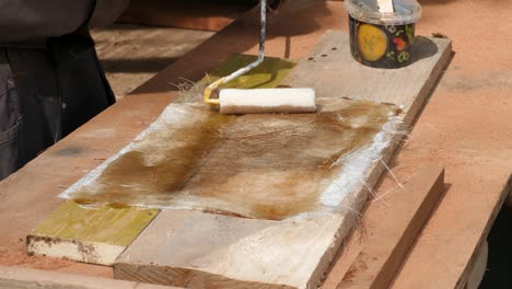 applying polyester resin to fiberglass csm mat