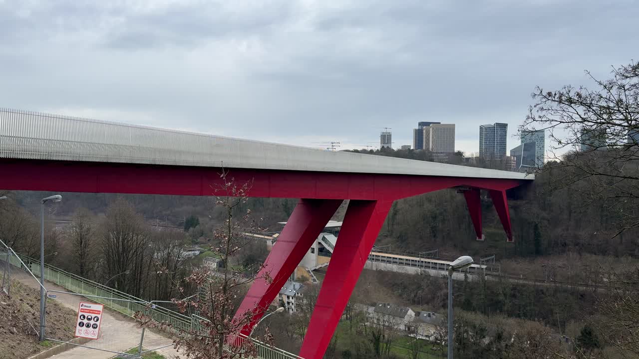 룩부르크 레드 브릿지, 그랜드 샤를로트 브릿지 오버 알제트