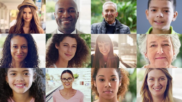 Volti sorridenti di persone diverse