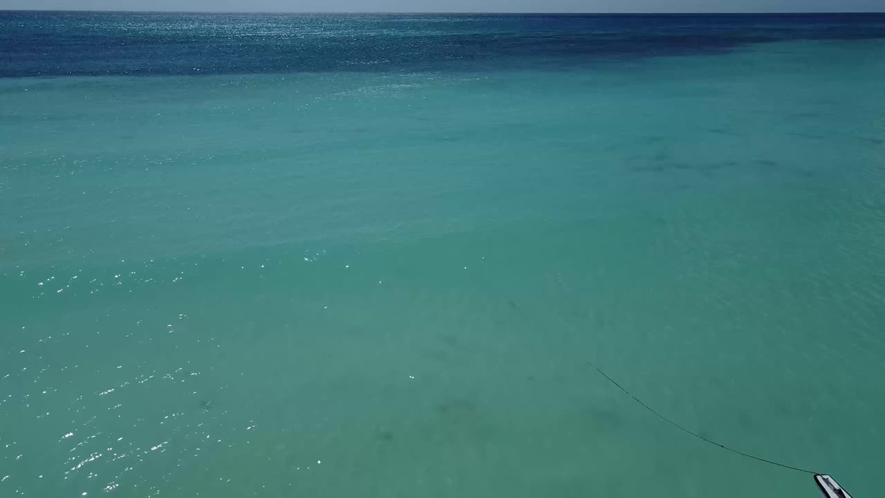 바다 해변의 놀라운 공중 드론 이미지