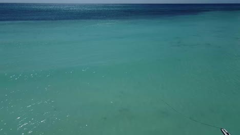 increíble imagen aérea de drones de la playa del mar