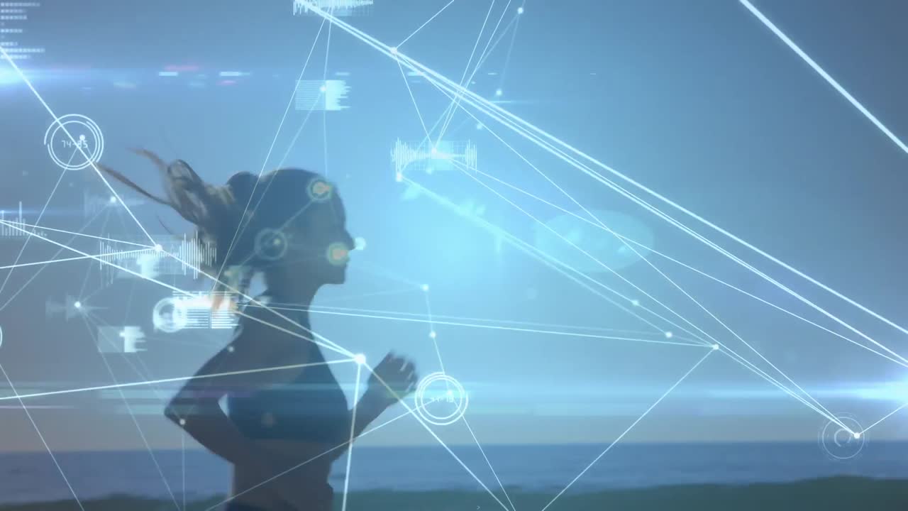 animación de procesamiento de datos y redes de conexiones sobre mujer caucásica corriendo en la playa