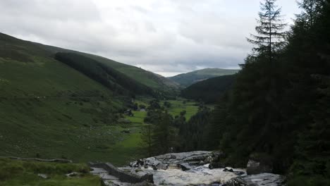 Glenmacnass-Waterfall-in-The-Wicklow-Mountains,-Ireland