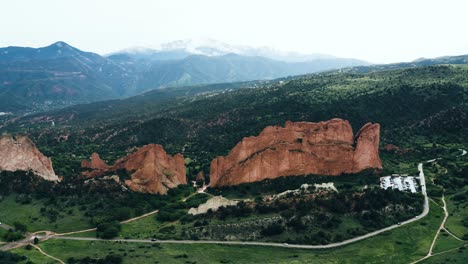 Aerial-view-pulling-away-from-Garden-of-the-Gods-in-Colorado