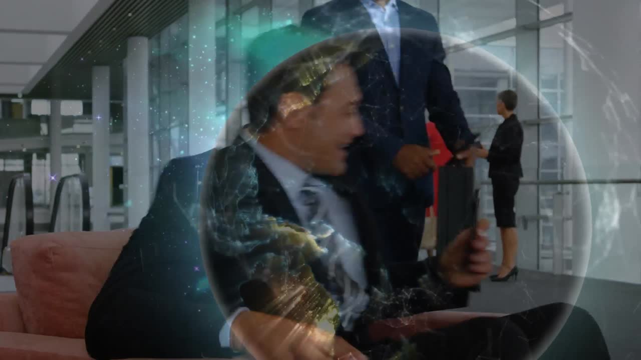 다양한 사업가들이 사무실에서 손을 흔들고 있는 세계와 연결망의 애니메이션