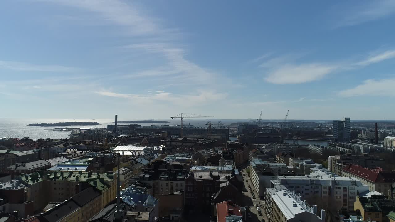 imágenes de drones de la hermosa naturaleza finlandesa durante el invierno