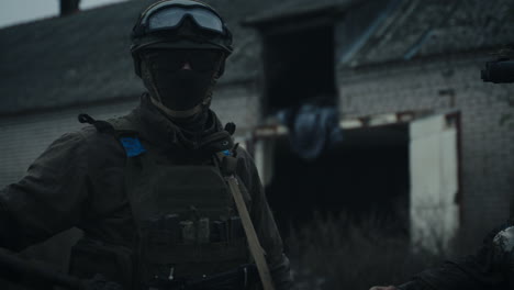 ukrainian soldiers in combat zone