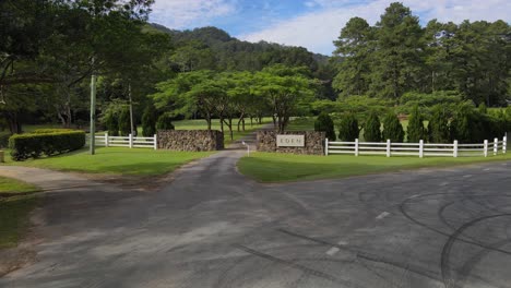 hermoso paisaje natural del retiro de salud camp eden dentro del interior de la costa dorada del valle de currumbin en australia