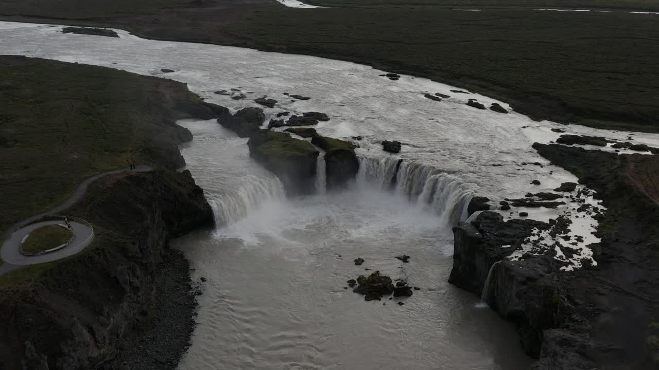 Iceland melt water of skjálfandafljót river with grand Godafoss waterfall