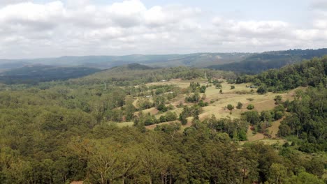 Vista-Aérea-Del-Paisaje-Natural-De-La-Región-De-La-Costa-Del-Sol-En-Queensland,-Australia