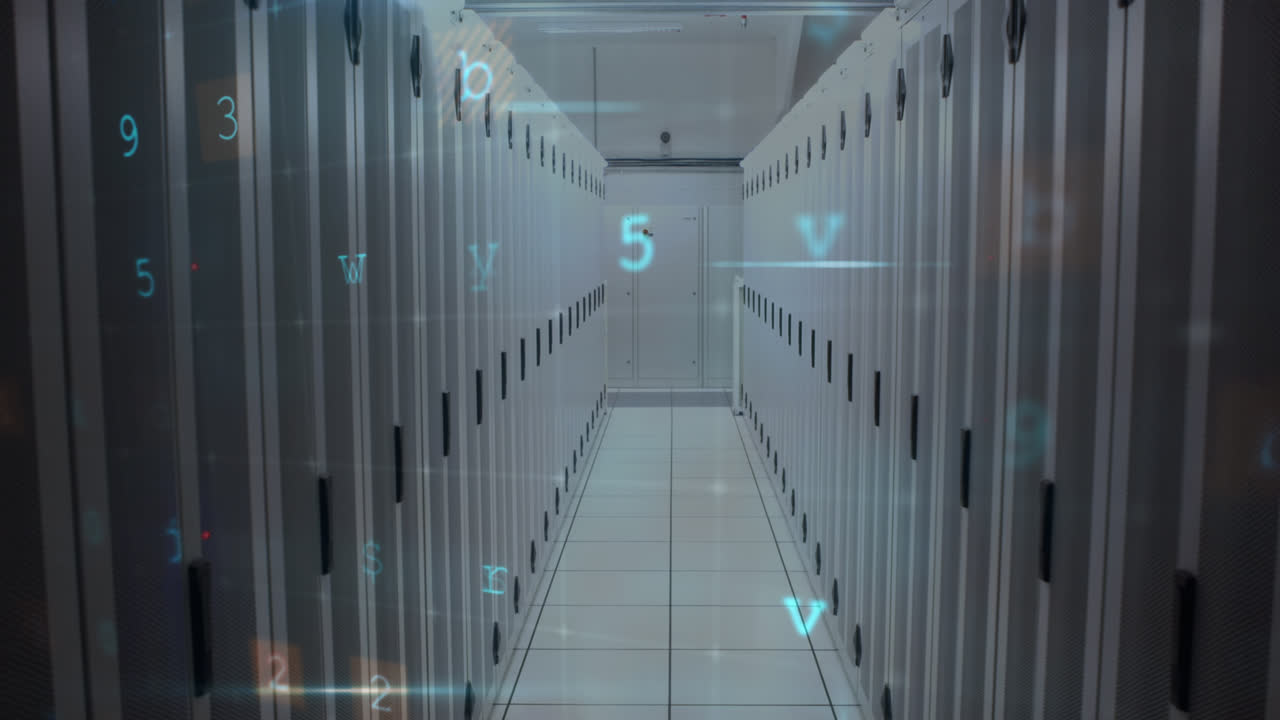 animación de advertencia de ataque cibernético con letras y números sobre la sala del servidor