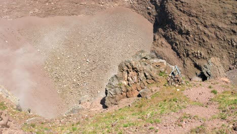 Overview-over-volcanic-smoke-coming-out-of-the-crater-of-mount-Vesuvius-in-Naples,-Italy-on-a-sunny-day