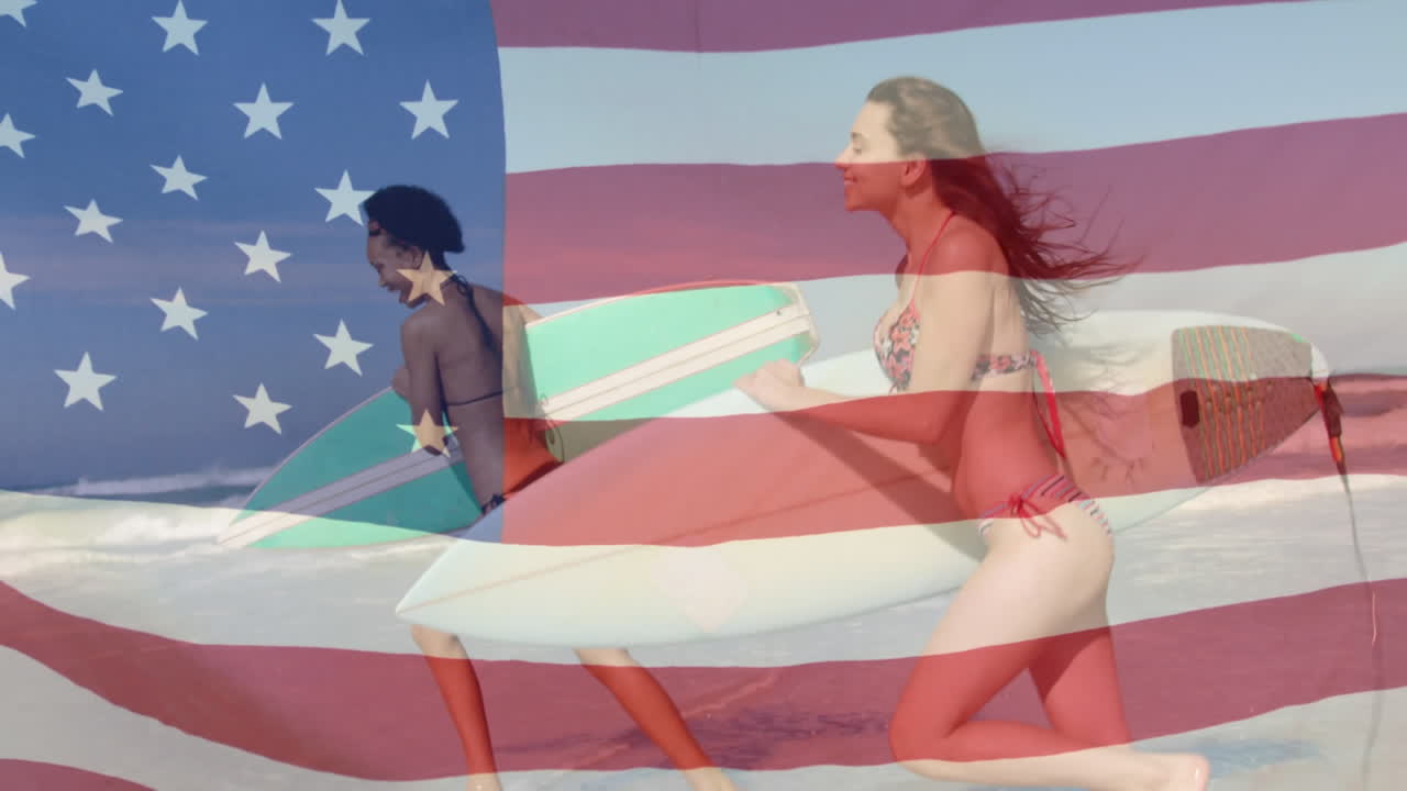 여러 인종의 여성들이 우리와 함께 서핑하고  ⁇ 발을 흔들며 전면에 있습니다.