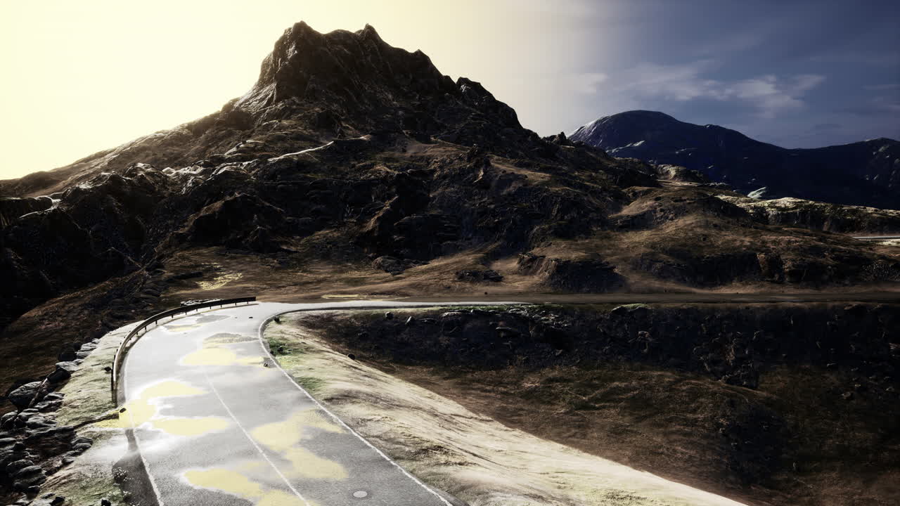 스카이 섬 의 혹독 한 풍경 에 있는 작은 도로