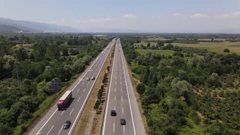 disparo de dron de coche de conducción