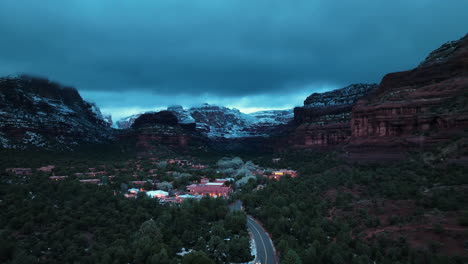 Malerisches-Reiseziel-Im-Kurort-Sedona-In-Arizona-Bei-Sonnenuntergang-In-Den-Vereinigten-Staaten