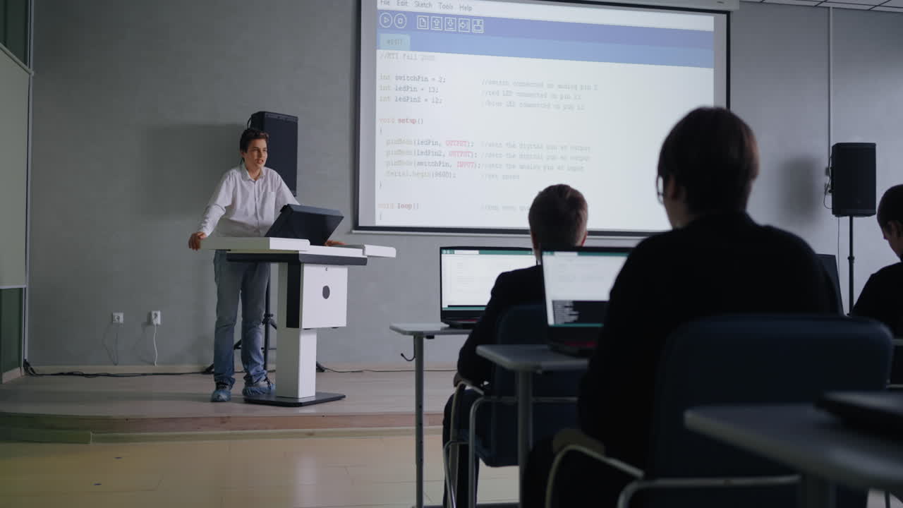presentación del estudiante en un aula