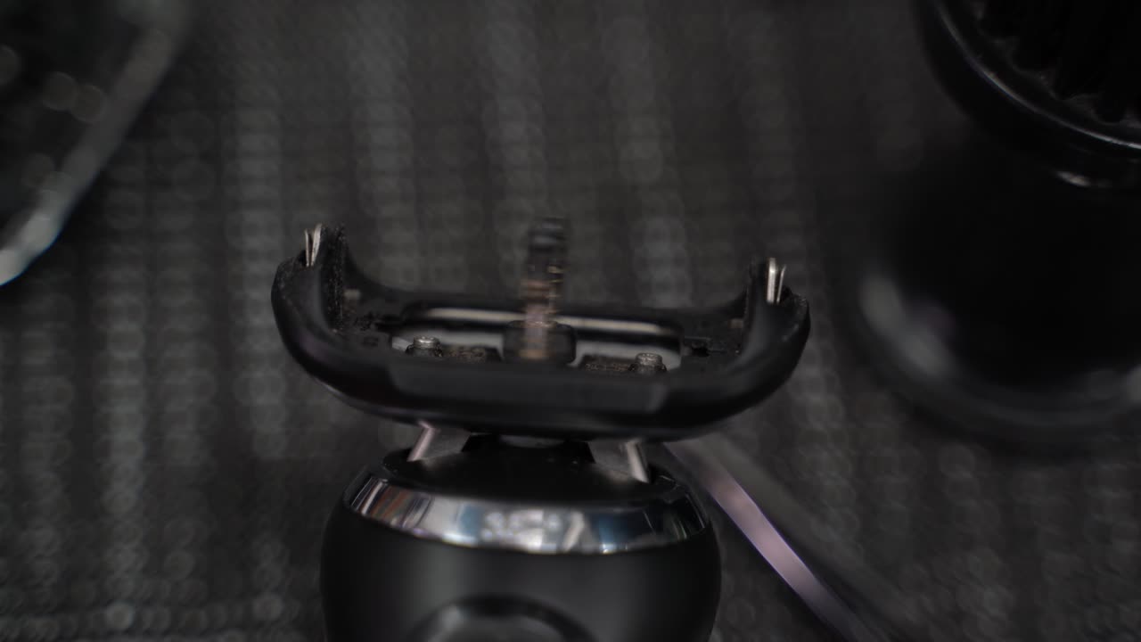 motortig en una afeitadora sin cuchillas en