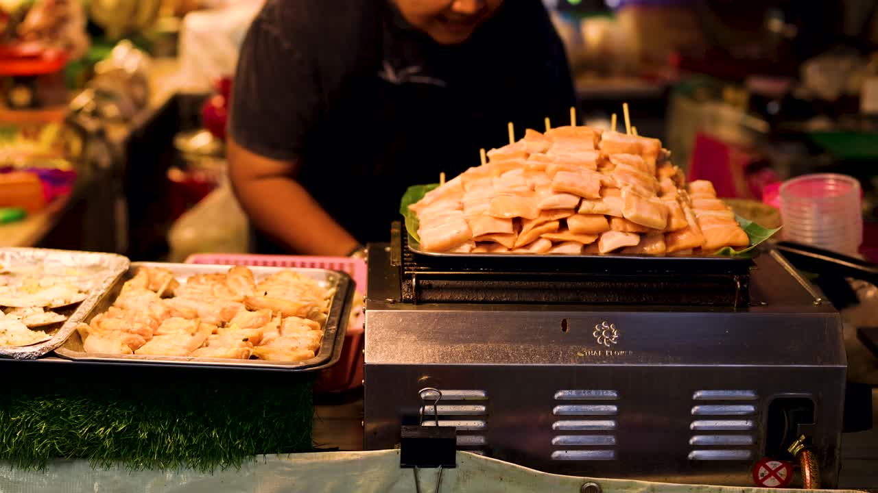 롱 라트 메이움 시장에서 연어 김