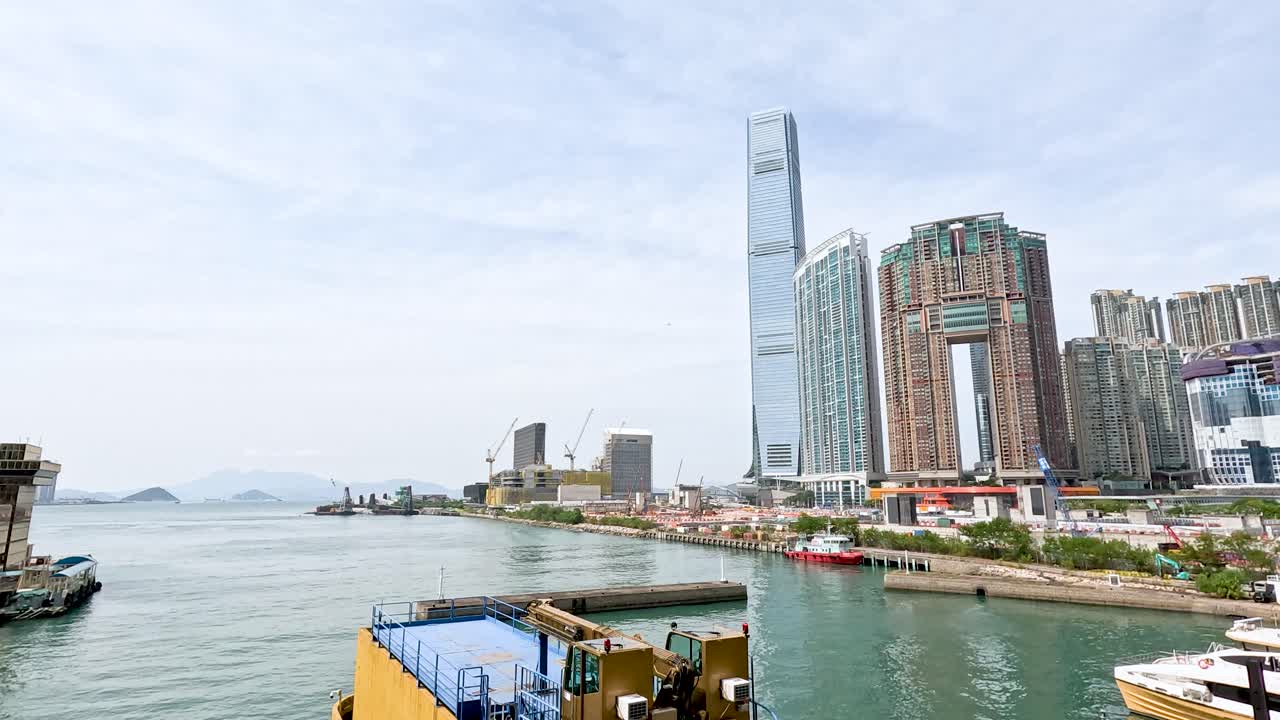 vista panorámica del horizonte y el puerto de hong kong