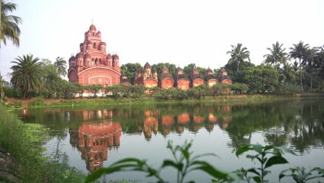 the somra bazar anandamayi temple was established in 1813. the terracotta art on the temple walls and the social system of the time are mentioned. this temple was established by bireshwar mustifi.