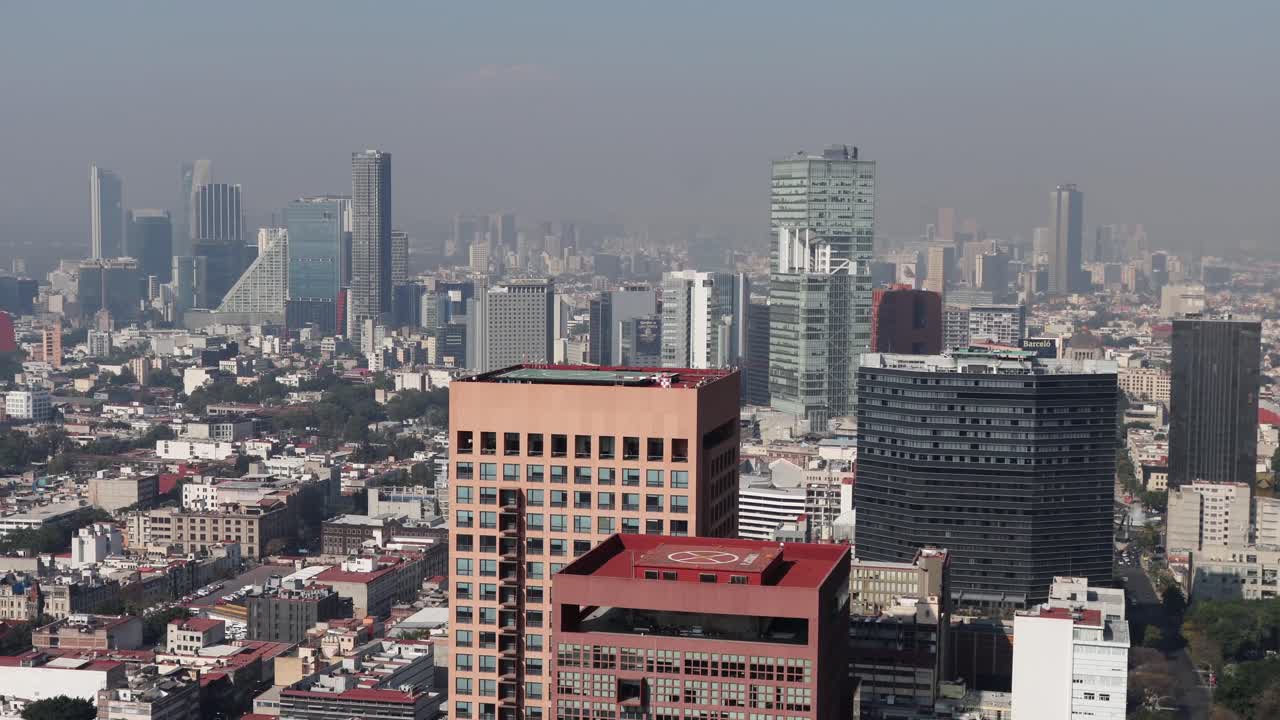 In the center of Mexico City, tourists can enjoy 360 panoramic views of historic landmarks, modern skyscrapers, and sprawling city landscapes from Latin American Tower's 44th floor observation deck