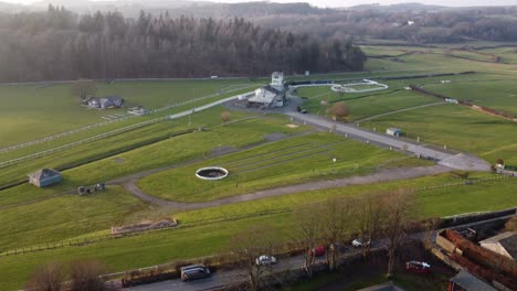 Vista-Aérea-De-La-Pista-En-El-Hipódromo-De-Cartmel-En-Cumbria-Inglaterra