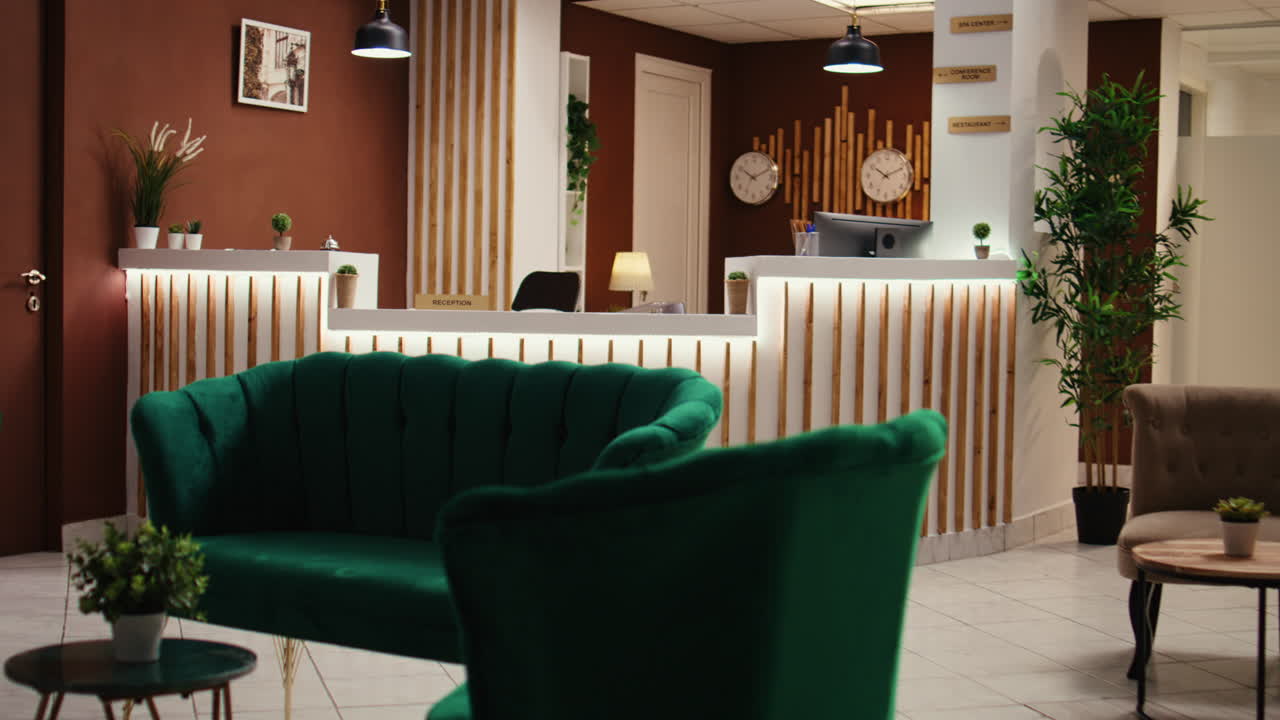 Zoom out di un resort lounge