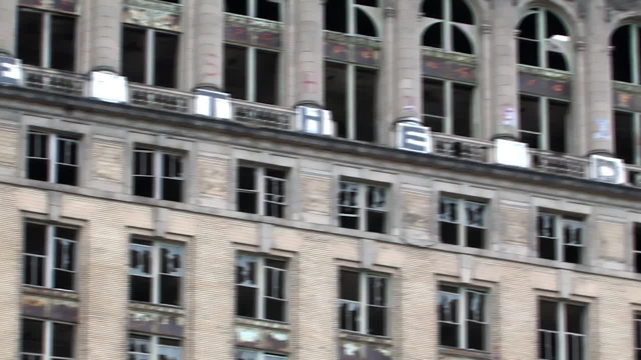 toma panorámica "save the depot" en la estación de michigan, detroit