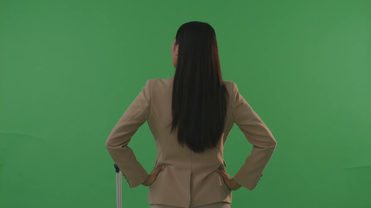 공항에서 기다리는 사업가