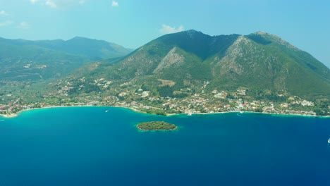 Nydri-Lefkada-Montañas-Playa-Aérea-Vista-De-Pájaro