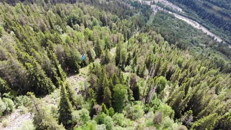 Berggondel-Krossobanen-Auf-Den-Berg-In-Rjukan,-Norwegen