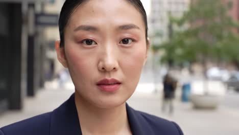 asian businesswoman portrait in the city