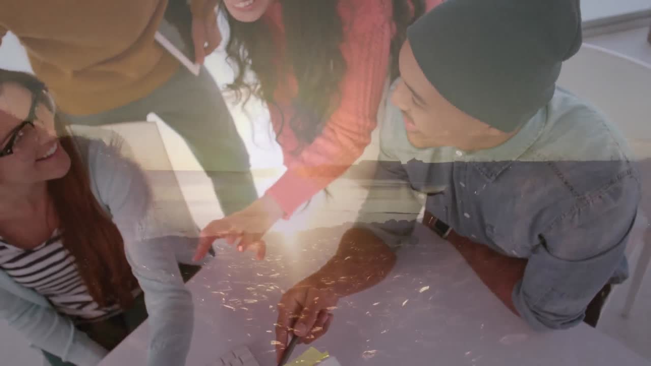 해변과 일몰과 함께 회의에서 비즈니스맨의 애니메이션 브레인스토밍.