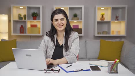 Home-office-worker-woman-portrait