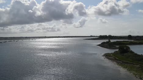 Vista-Aérea-Por-Drones-De-La-Costa-De-La-Isla-Hayling-En-Inglaterra