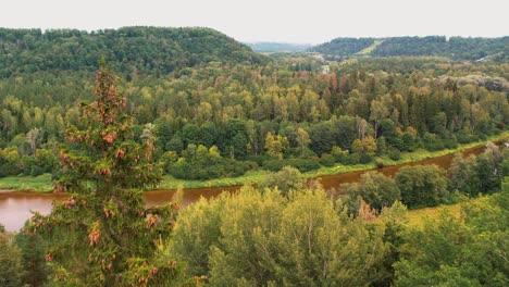 Gauja,-El-Río-Más-Hermoso-De-Letonia